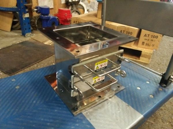 Stainless drawer magnetic separator on a pallet