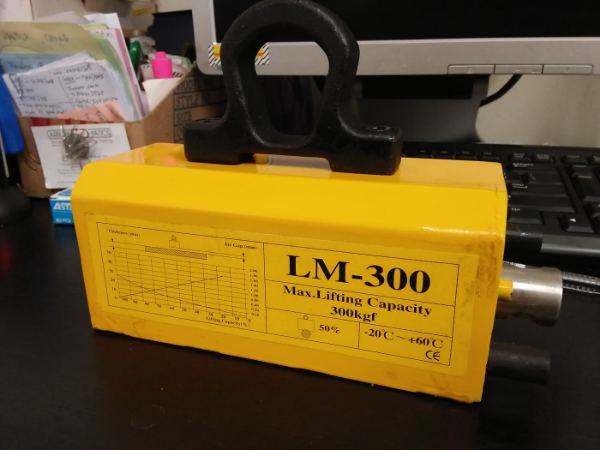 LM-300 permanent lifting magnet with lifting eye